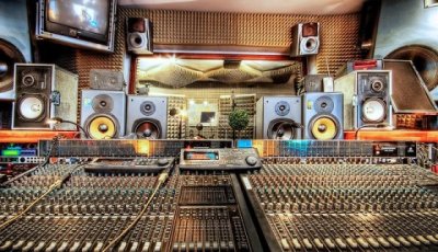 studio e1322767287271   10 Commandments Of Independent Music Making